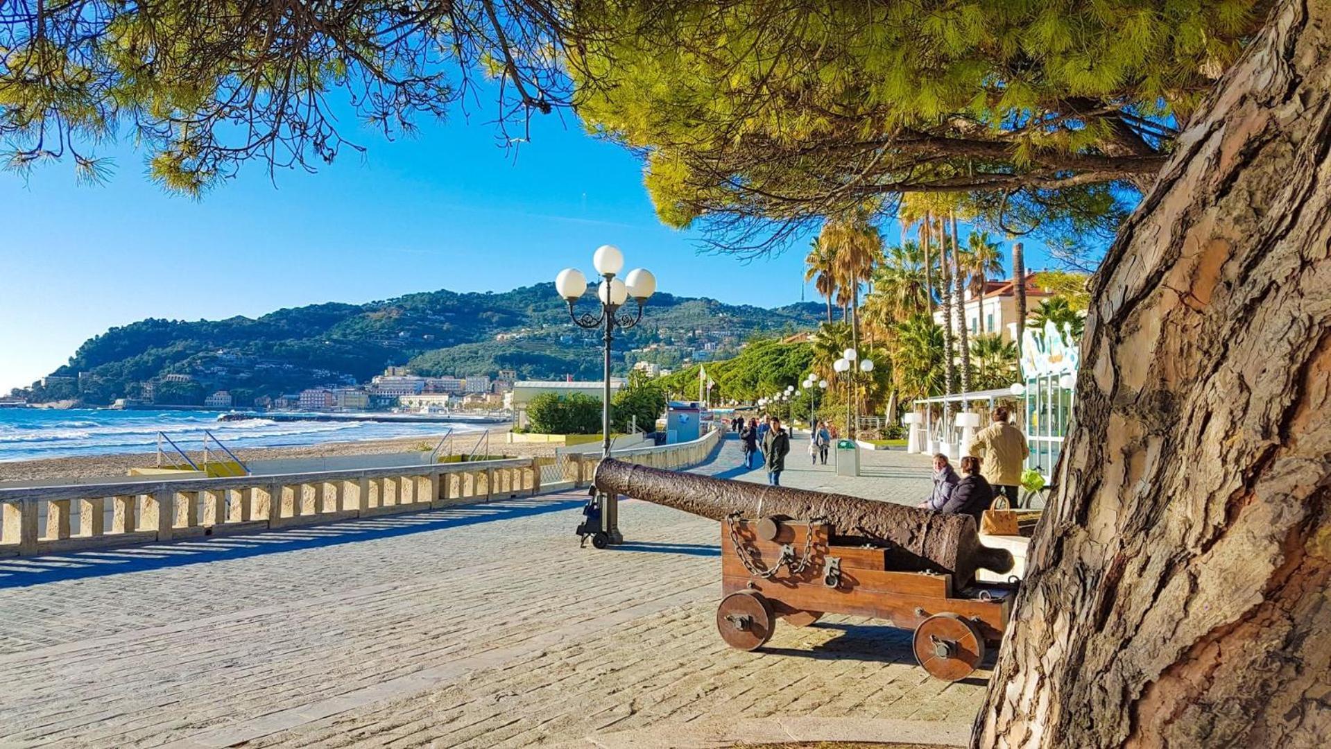 Diano San Pietro Casa Bisou Italia Wifi Et Parking Free Privatoヴィラ エクステリア 写真